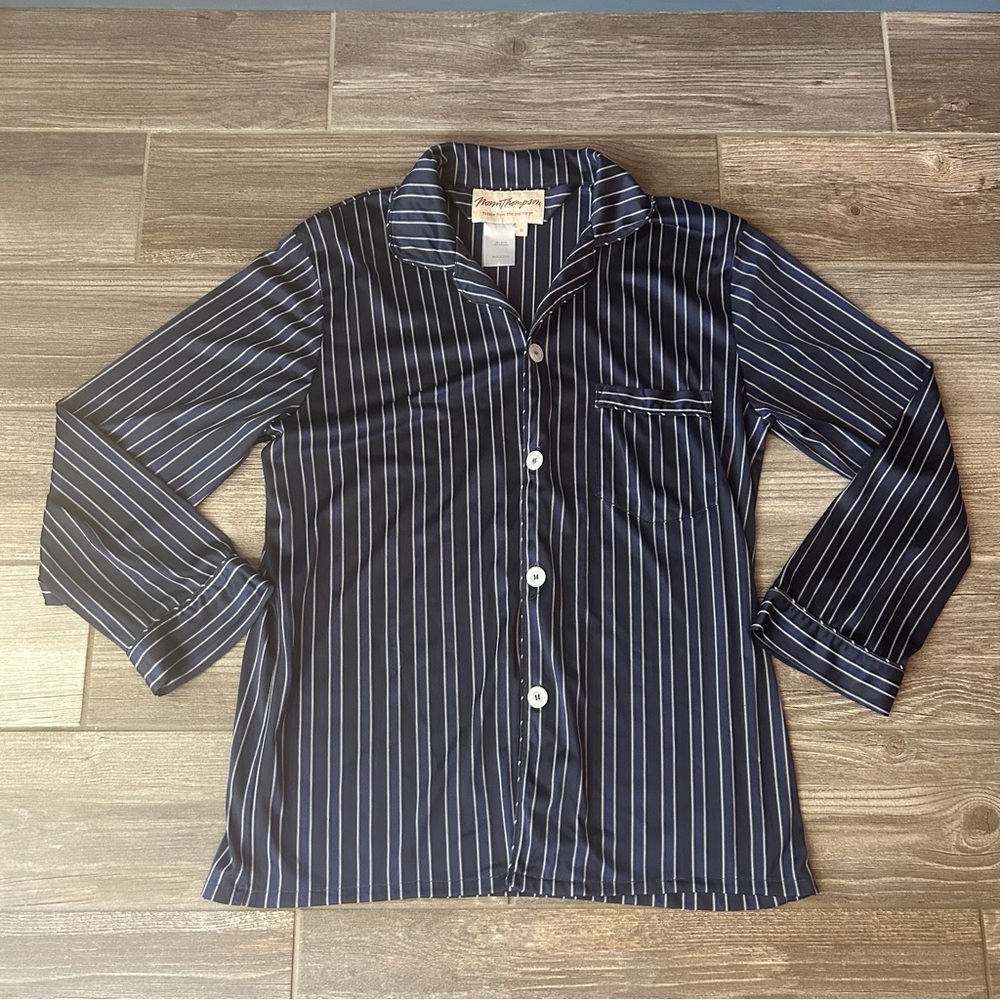 Norm Thompson Mens Pajama Top Navy White Stripe Button Up Sleepwear Size M‎